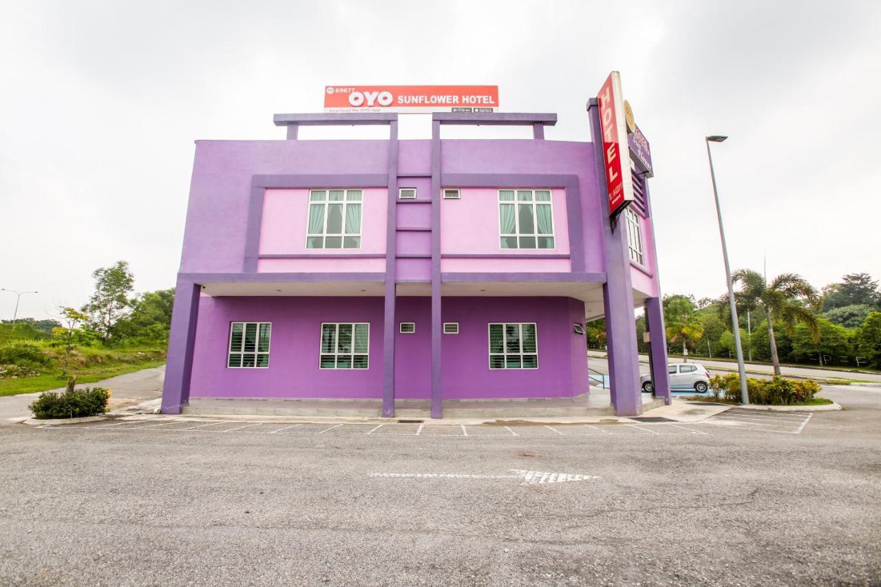 Oyo 89677 Sunflower Hotel Seremban Dış mekan fotoğraf