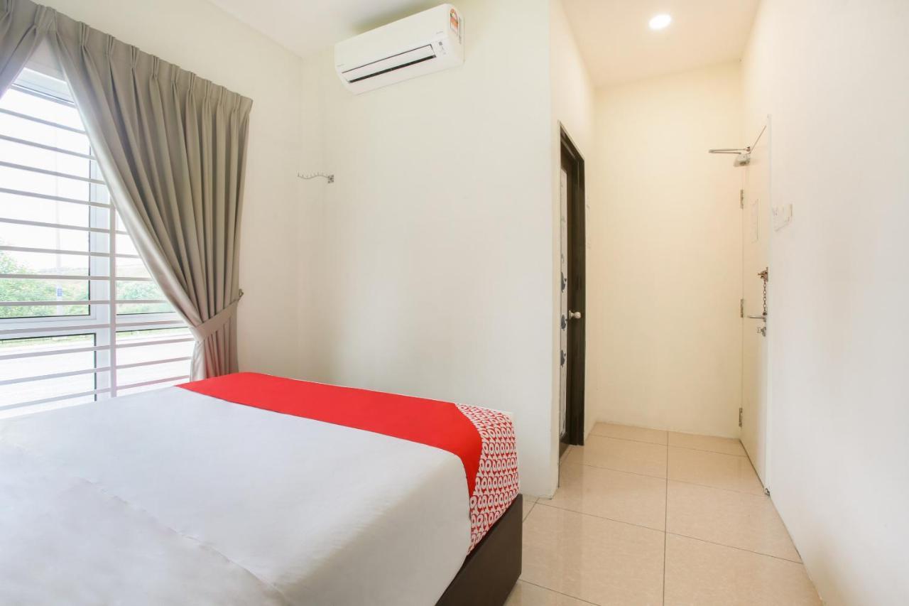 Oyo 89677 Sunflower Hotel Seremban Dış mekan fotoğraf